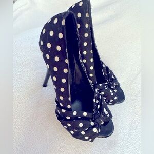 Shi by Journeys Heels Size 7 Ready to Ship!